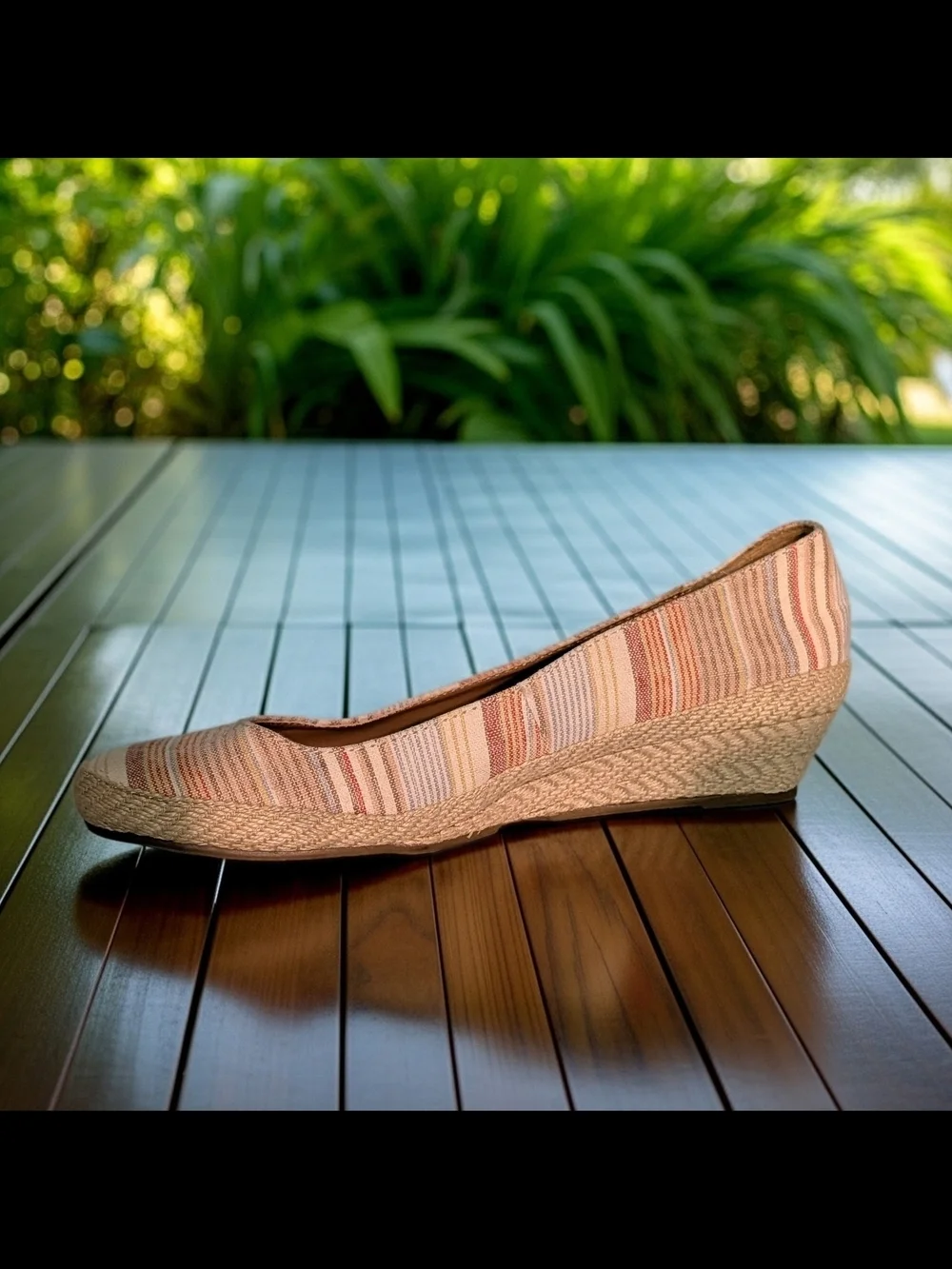 NWOT American Eagle Outfitters Peach & Cream Striped Espadrille Flats Size 10